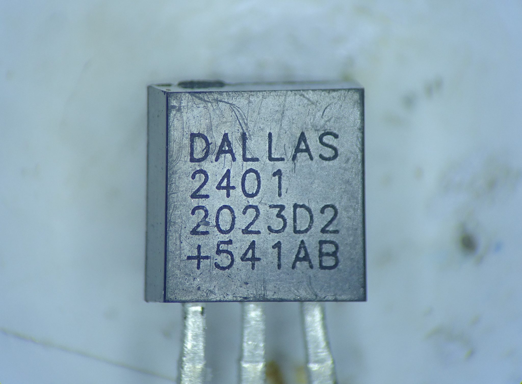 Maxim DS2401 | Tiny Transistors